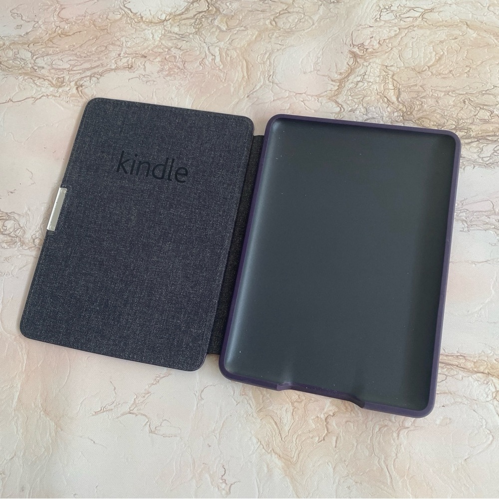 Amazon Kindle Paperwhite (1/2/3 Generation ONLY) Purple Smart Case - Picture 4 of 4